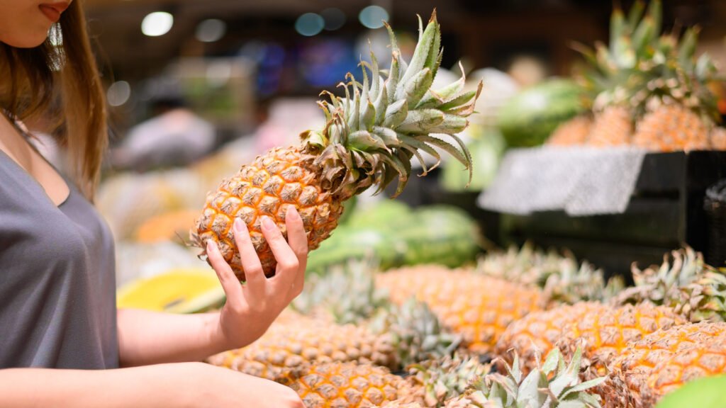 How To Tell If Pineapple Is Ripe Before Cutting It Open