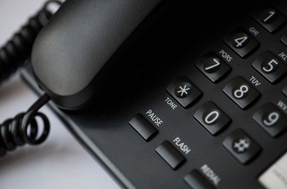 Why Restaurants are Ditching Landline Phones